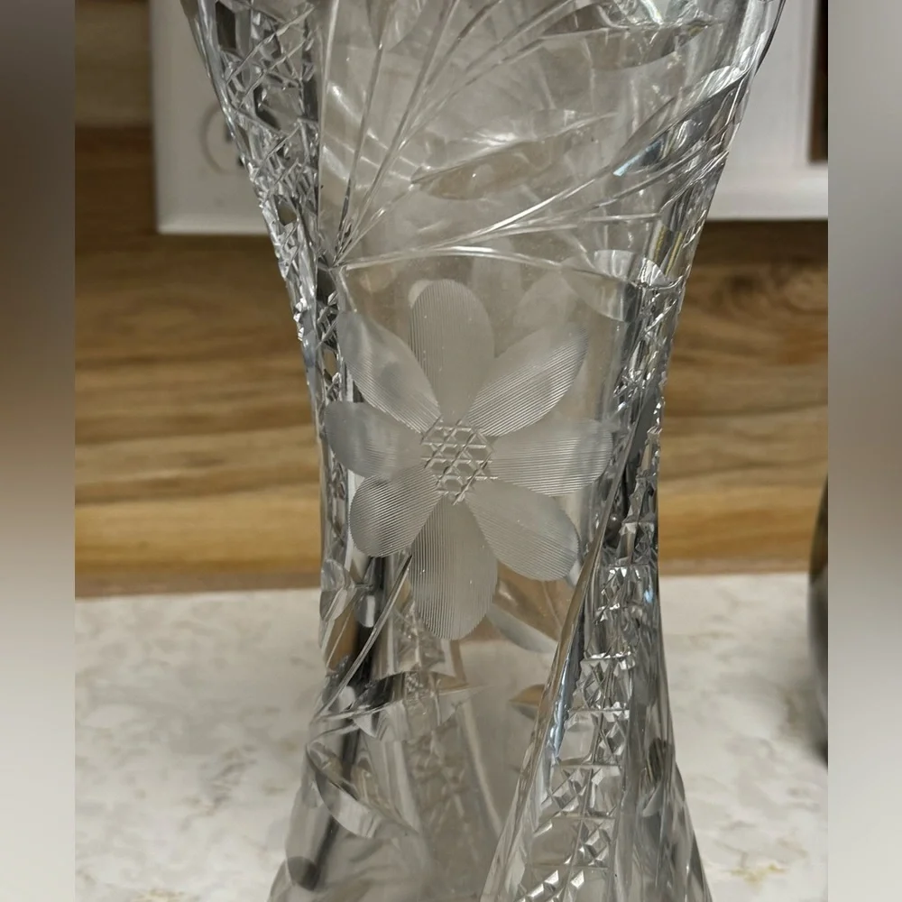 10" American Brilliant Heavy Etched Cut Crystal Glass Corset Vase - Rare Floral - Picture 4 of 4
